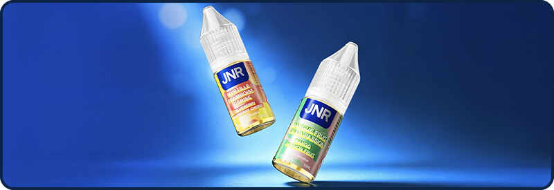 Un flacon d'e-liquide JNR aux sels de nicotine est fourni dans le kit