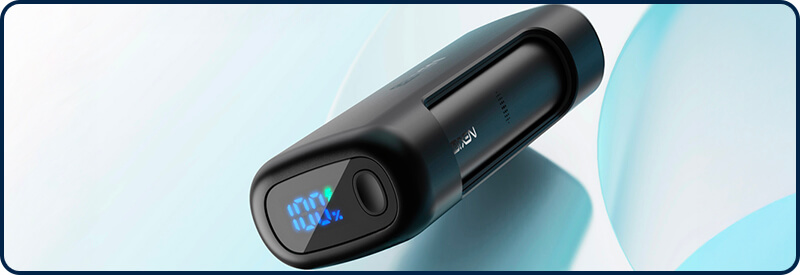 Un &eacute;cran, sous le Powerbank, indique le niveau de charge disponible.